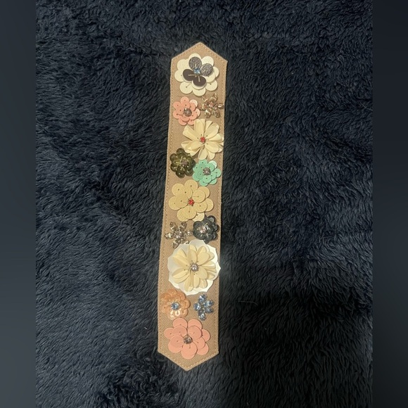 Stella & Dot  3 in 1 Fleurette Crossbody bag Floral Tassel Tan Beige - Picture 3 of 6